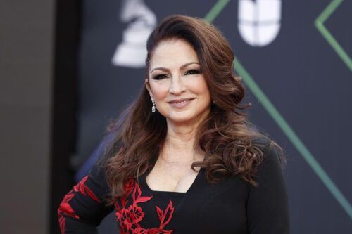 Trump lo hizo: Gloria Estefan habla de resistencia, vuelve a cantar en castellano y hasta parece de izquierda