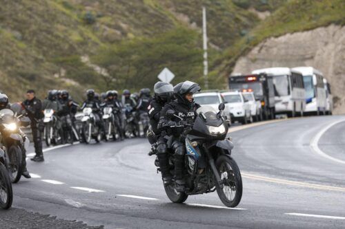 El gobierno de Ecuador envía militares para reprimir la protesta indígena