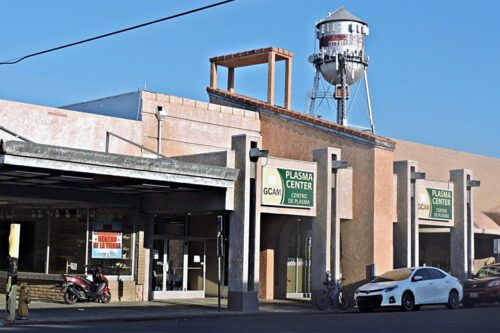 Migrantes perseguidos venden su sangre y hacen crecer un fabuloso negocio en EE UU