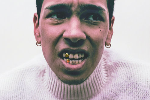 Milo J sacude la escena con un disco que combina trap, folklore y tradición