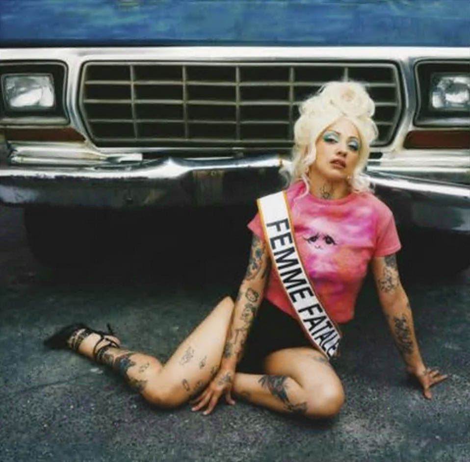 Mon Laferte le canta a la fuerza y a la fragilidad en “Femme Fatale” 1 Mon Laferte le canta a la fuerza y a la fragilidad en “Femme Fatale”