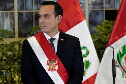 Perú: el presidente de facto declara el Estado de Emergencia en Lima y Callao