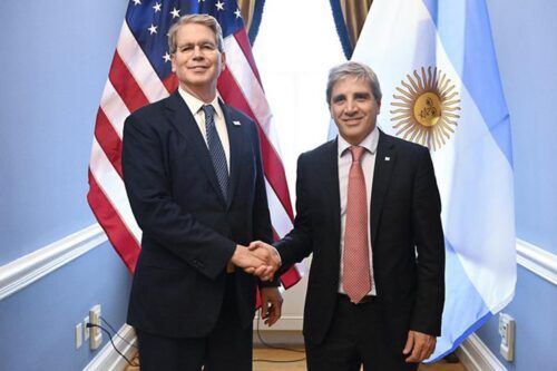 Caputo afirmó que EEUU seguirá comprando pesos y que el acuerdo “no va a perjudicar a los argentinos»
