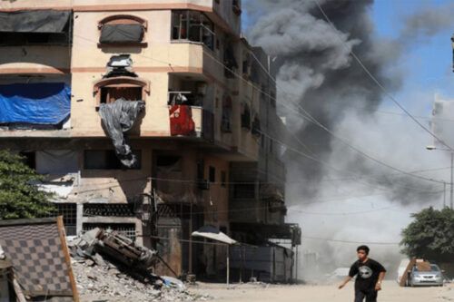 Denuncian nuevos ataques israelíes en Gaza, pero Trump amenaza a Hamás