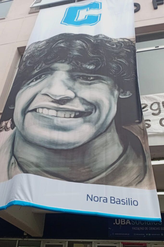 Entre el aula y la cancha: el amor por Diego se explica y se juega 3 diego