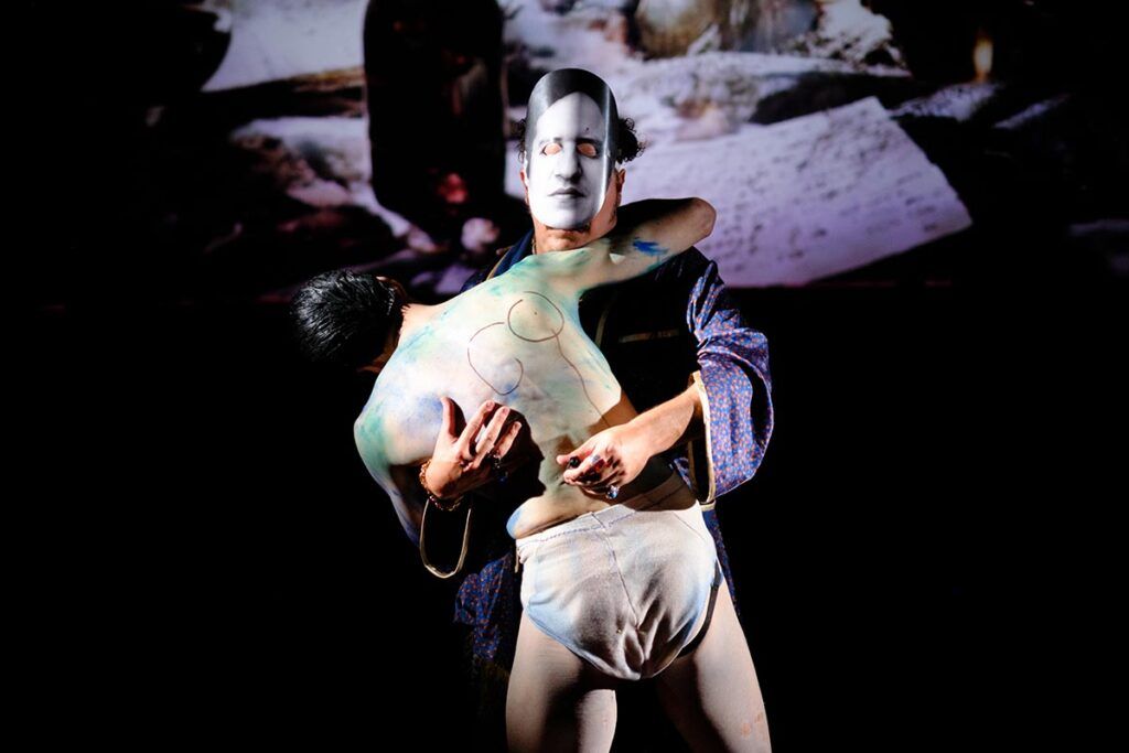 La escena como vértigo: Ignacio Bartolone hace cuerpo la obra de Osvaldo Lamborghini