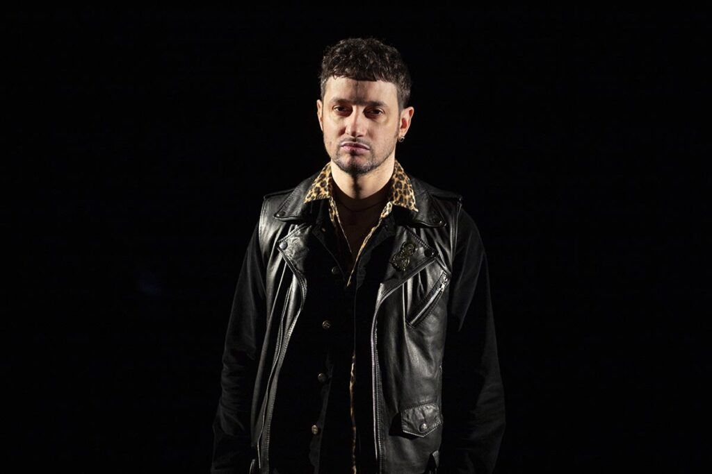 La escena como vértigo: Ignacio Bartolone hace cuerpo la obra de Osvaldo Lamborghini