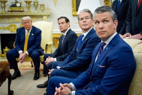 Más palo que zanahoria para obligar a la región a volver a abrazar a Estados Unidos