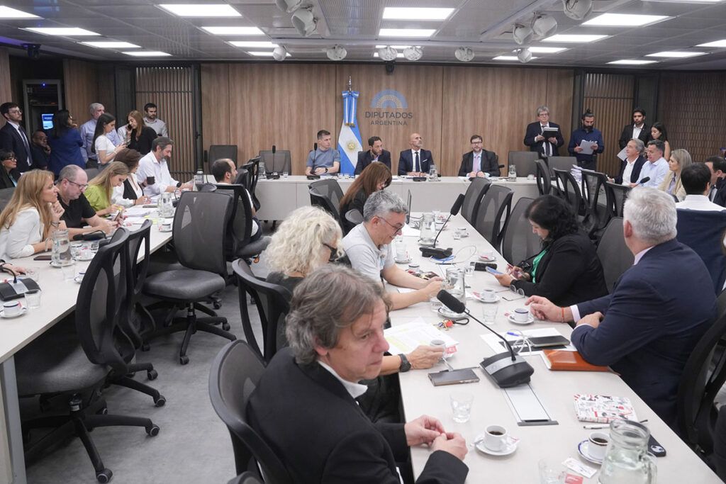 “Alta gravedad institucional”: para Diputados, Milei usó la investidura presidencial para que se cometa la estafa $Libra 3 “Alta gravedad institucional”: para Diputados, Milei usó la investidura presidencial para que se cometa la estafa $Libra