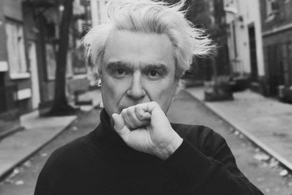 David Byrne reveló que padece síntomas compatibles con el espectro autista y que la música lo ayudó a comunicarse mejor