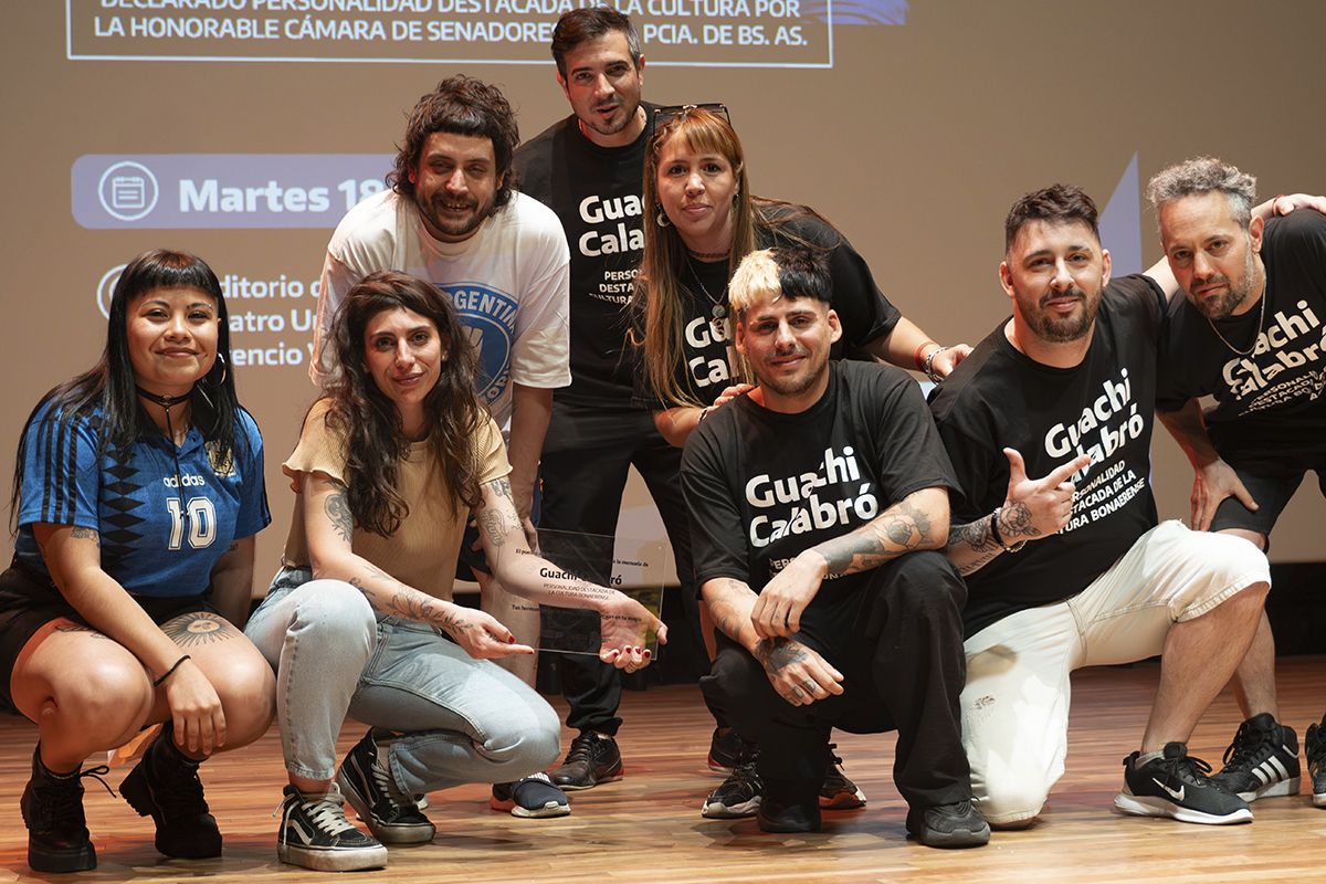 Homenajearon a Juan Manuel Calabró, de la banda de rock Sueño de Pescado 1 Homenajearon a Juan Manuel Calabró, de la banda de rock Sueño de Pescado
