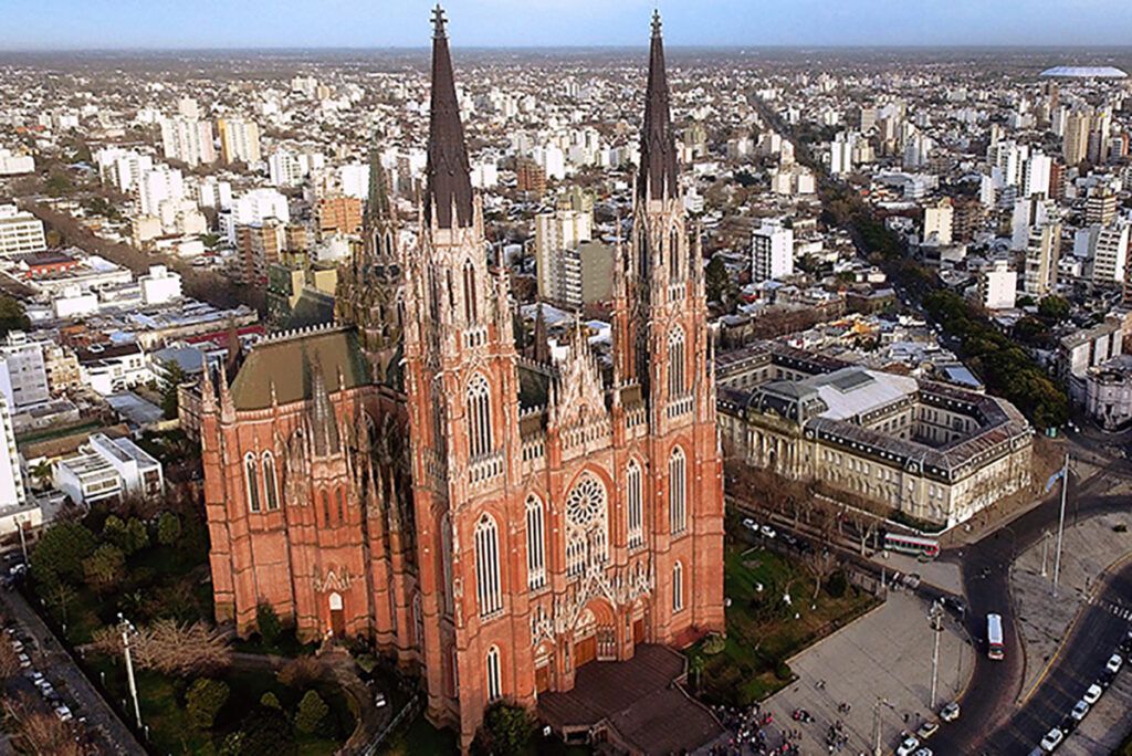 Puchero, galleta, mate y bondiola, los planes en familia para el finde extra largo