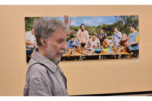 Marcos López desafía el imaginario popular en una retrospectiva sobre su reconocida obra fotográfica