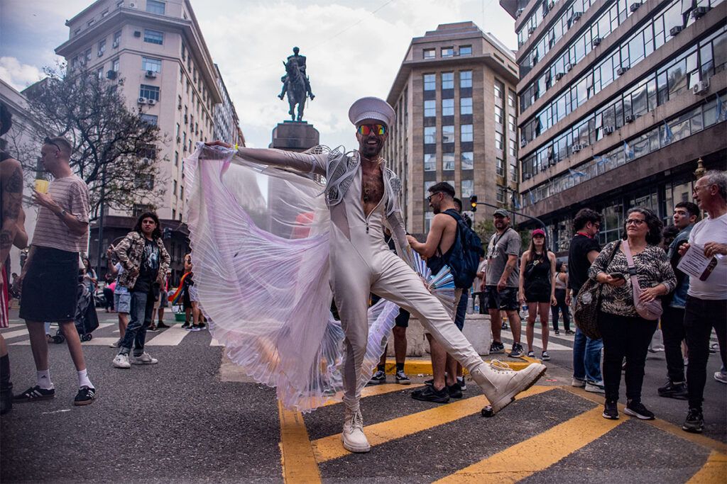 Postales del Orgullo: lucha y color en la marcha 2025