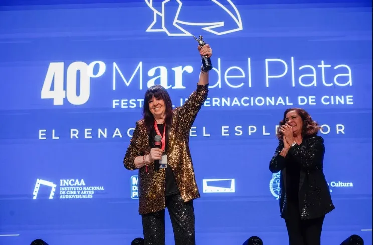 “Está cumpliendo una condena muy injusta”: Marilina Ross dedicó su premio en el Festival de Mar del Plata a Cristina Kirchner 1 “Está cumpliendo una condena muy injusta”: Marilina Ross dedicó su premio en el Festival de Mar del Plata a Cristina Kirchner