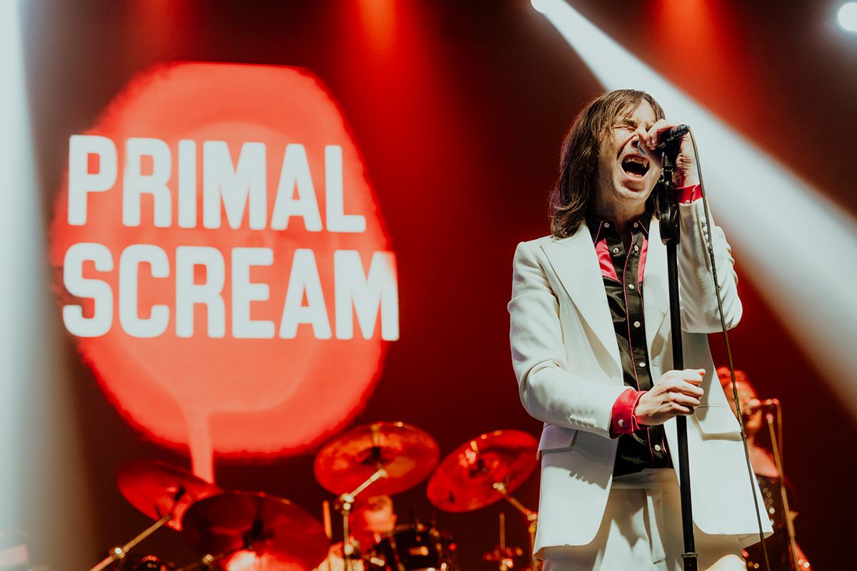 El alma en movimiento: Primal Scream llevó al éxtasis al C Art Media