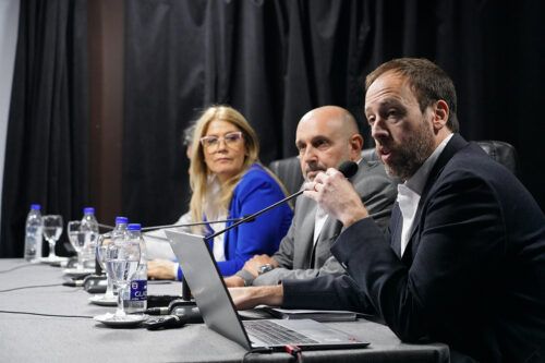 El Presupuesto de Kicillof llegó a la Legislatura y arranca la negociación con la oposición