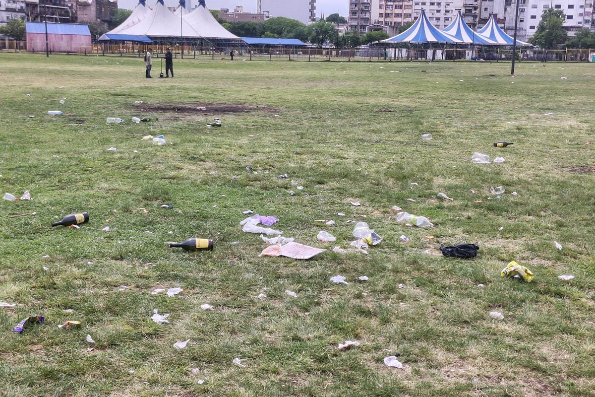 Descontrol en Parque Vuelta de Obligado: asados pegado a los árboles, mugre, sexo y fiestas nocturnas
