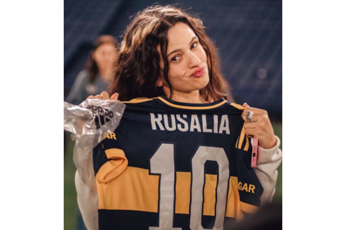 Rosalía llegó a la Argentina y ya se hizo hincha de Boca