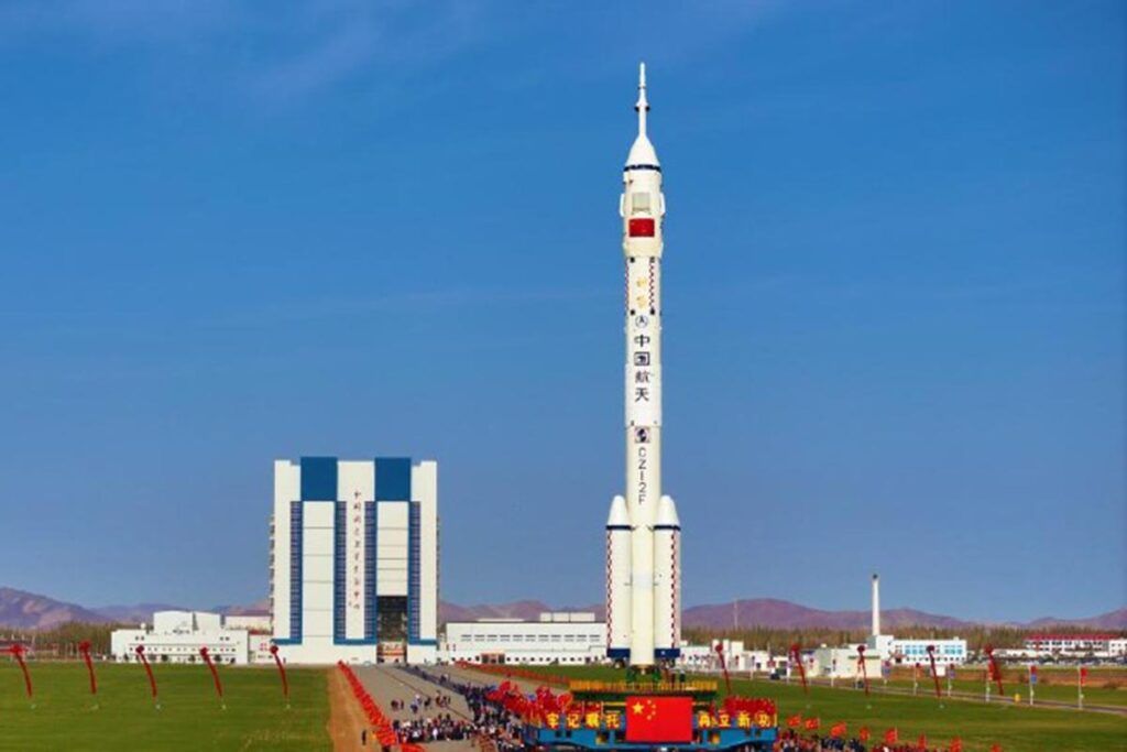 China quiere aterrizar en la Luna antes de 2030 y reaviva la carrera espacial con Estados Unidos