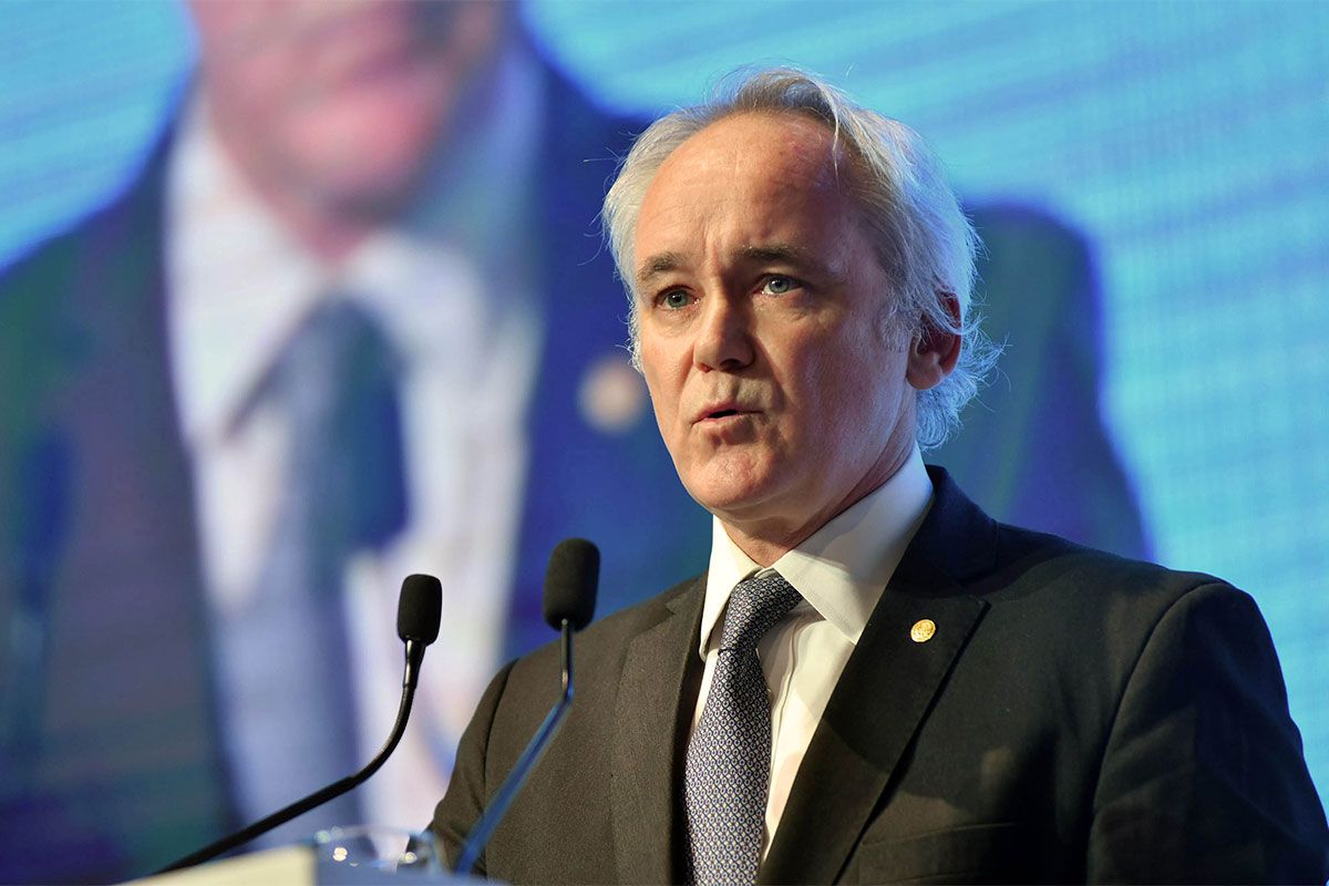 Cambio de planes: ahora el gobierno estudia volcar más pesos a la economía