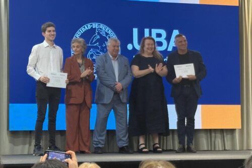 Walter Romero, primer docente de la UBA en Polinesia, recibe reconocimiento histórico