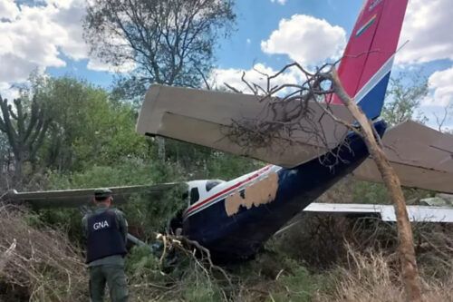 Una avioneta narco se estrelló en Salta con 140 kilos de cocaína