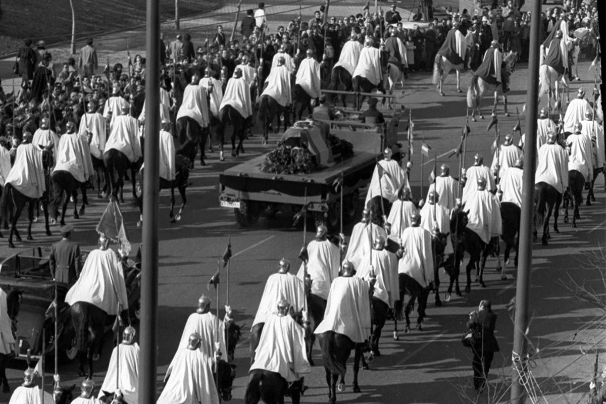 A 50 años de la muerte de Franco, España recuerda el final de su etapa más oscura