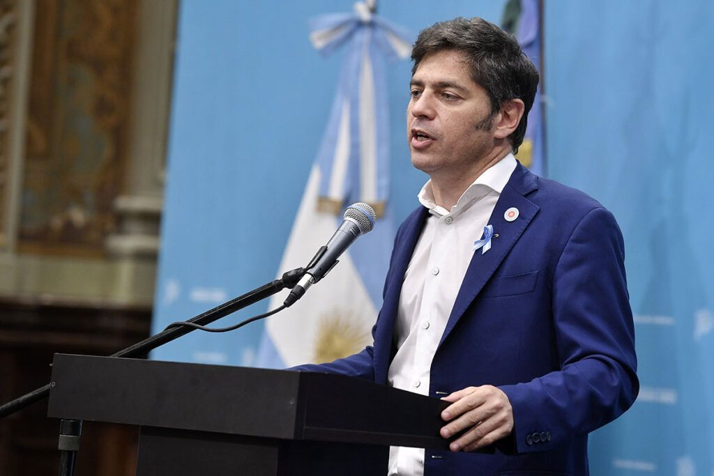 Kicillof criticó con dureza a Milei por "negociar con miedo y de rodillas" ante los Estados Unidos