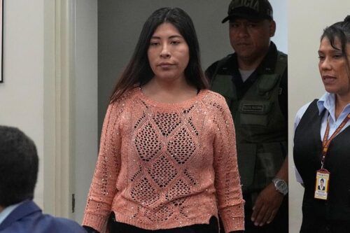 Perú rompe relaciones con México por dar asilo a la exprimera ministra Bettsy Chávez