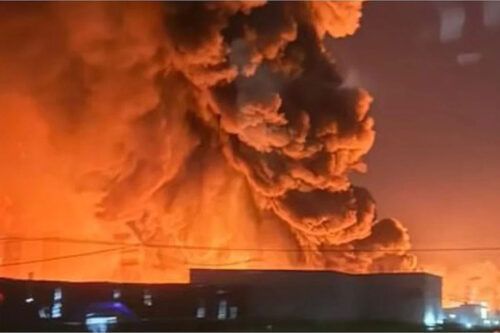 Terrible explosión en una fábrica agroquímica en Ezeiza: trabajaron decenas de dotaciones de bomberos