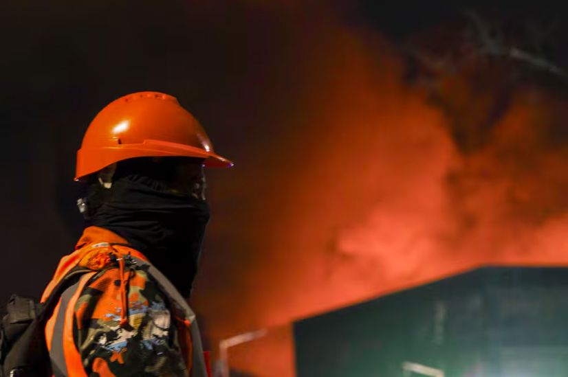 El estado de situación en Ezeiza: cuánto seguirá el fuego, el origen y la investigación del feroz incendio 2 El estado de situación en Ezeiza: cuánto seguirá el fuego, el origen y la investigación del feroz incendio