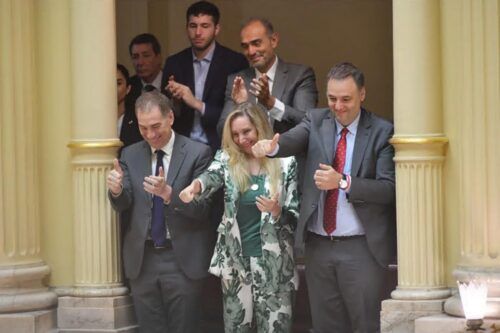 Acusaciones cruzadas y sospechas de un pacto por la caída de la sesión que trataría la situación de Adorni
