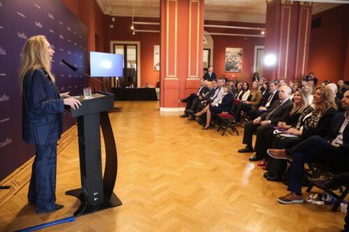 Sin Milei, Karina encabezó una reunión con Diputados en Casa Rosada para definir la agenda reformista del próximo Congreso