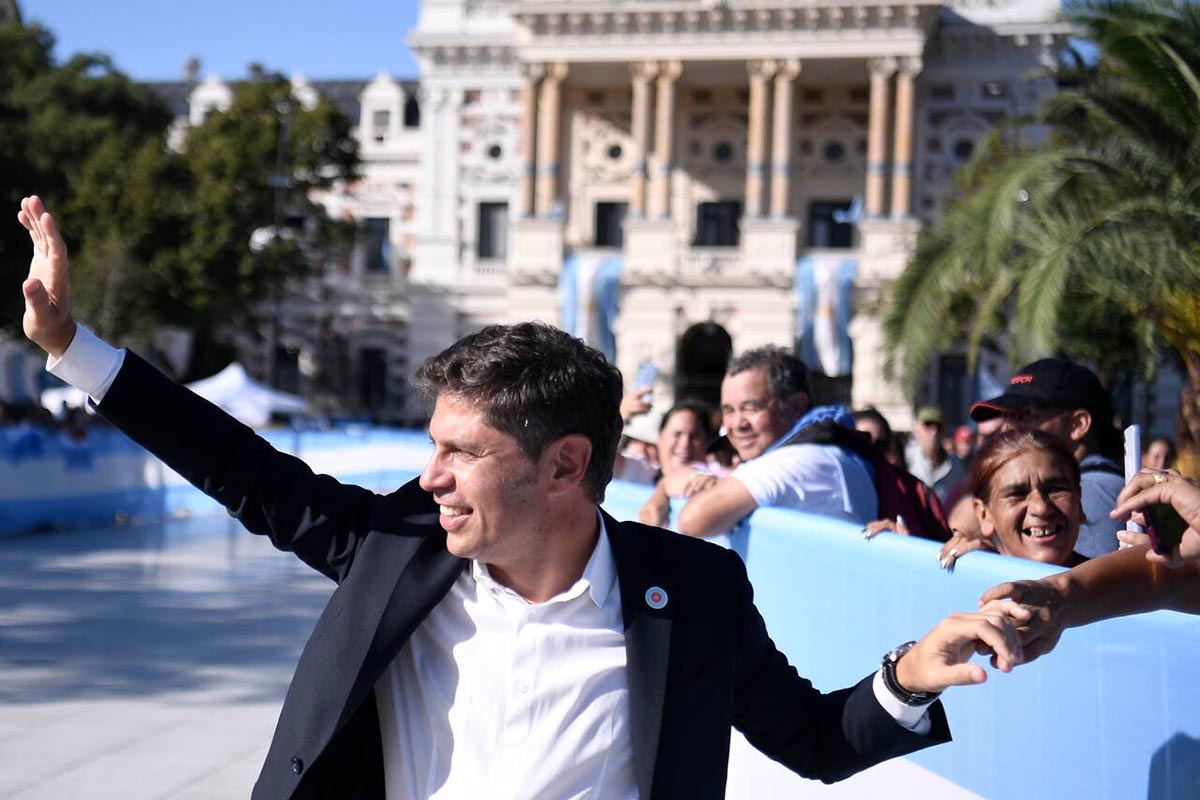 Kicillof encabeza en La Plata el acto por el Día de la Soberanía