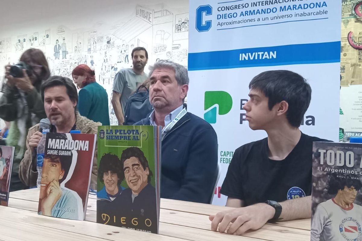 Sergio Alvez presentó «Maradona, sangre guaraní»