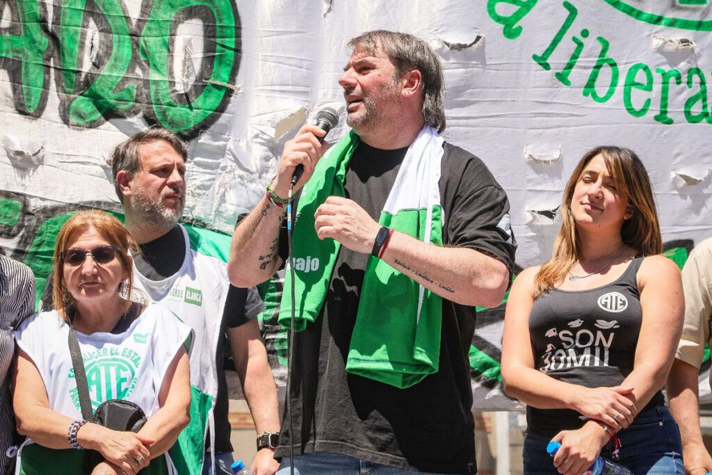 ATE Capital movilizó al Ministerio de Hacienda de la Ciudad en reclamo de aumento salarial y mejoras laborales