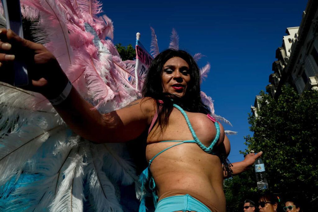 Postales del Orgullo: lucha y color en la marcha 2025