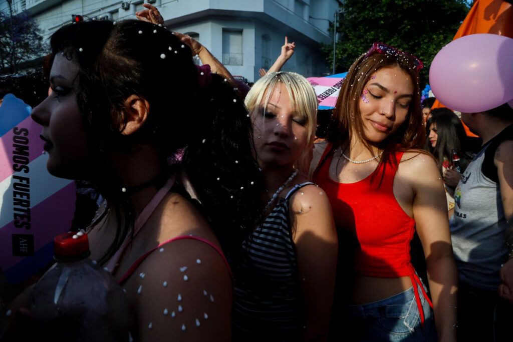 Postales del Orgullo: lucha y color en la marcha 2025