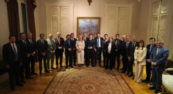 gobernadores junto a Javier Milei