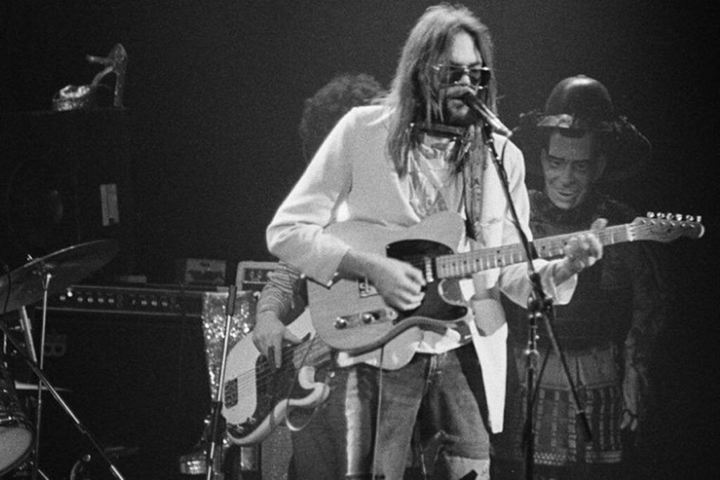 Neil Young: el eterno inconformista del rock cumple 80 años
