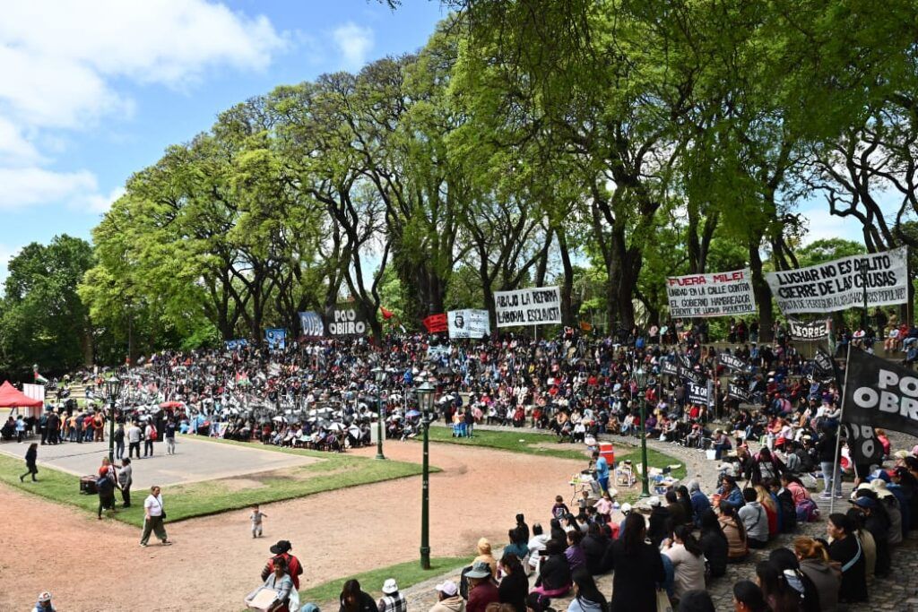 Comienza la resistencia callejera a la reforma laboral y al acuerdo con los Estados Unidos 1 Comienza la resistencia callejera a la reforma laboral y al acuerdo con los Estados Unidos