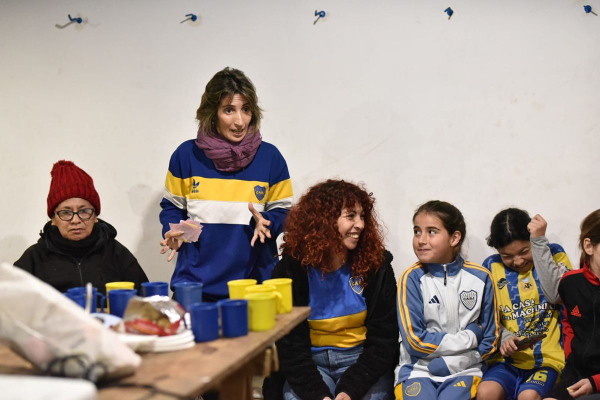 Las 10 del 10, por una navidad maradoniana para los pibes del barrio