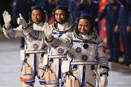 China quiere aterrizar en la Luna antes de 2030 y reaviva la carrera espacial con Estados Unidos