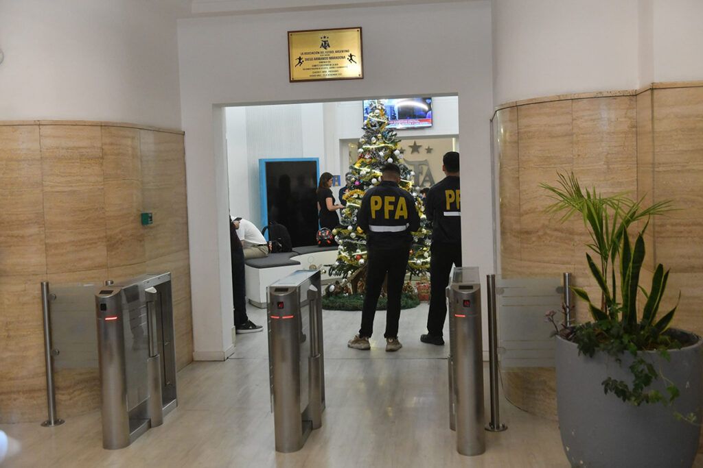 Allanamientos simultáneos en la AFA y clubes de fútbol por la causa Sur Finanza