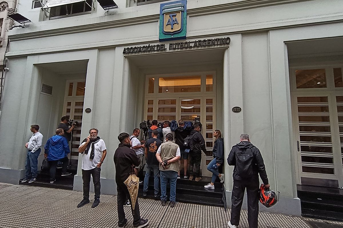 Allanamientos simultáneos en la AFA y clubes de fútbol por la causa Sur Finanza