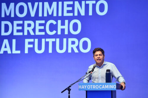 El enero caliente de Kicillof: recorridas por la costa y armado nacional