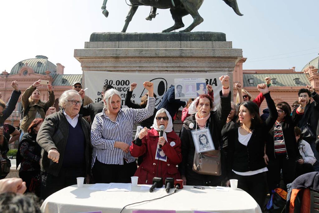 A 45 años del Nobel de la Paz a Adolfo Pérez Esquivel: "Fue un detonante fuerte para democratizar el país"