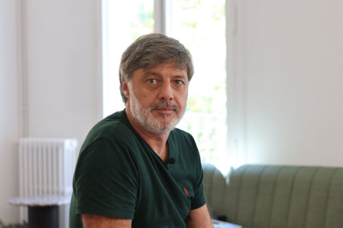 Andrés Barba: “La raza de los conejos tiene el don de la poesía”