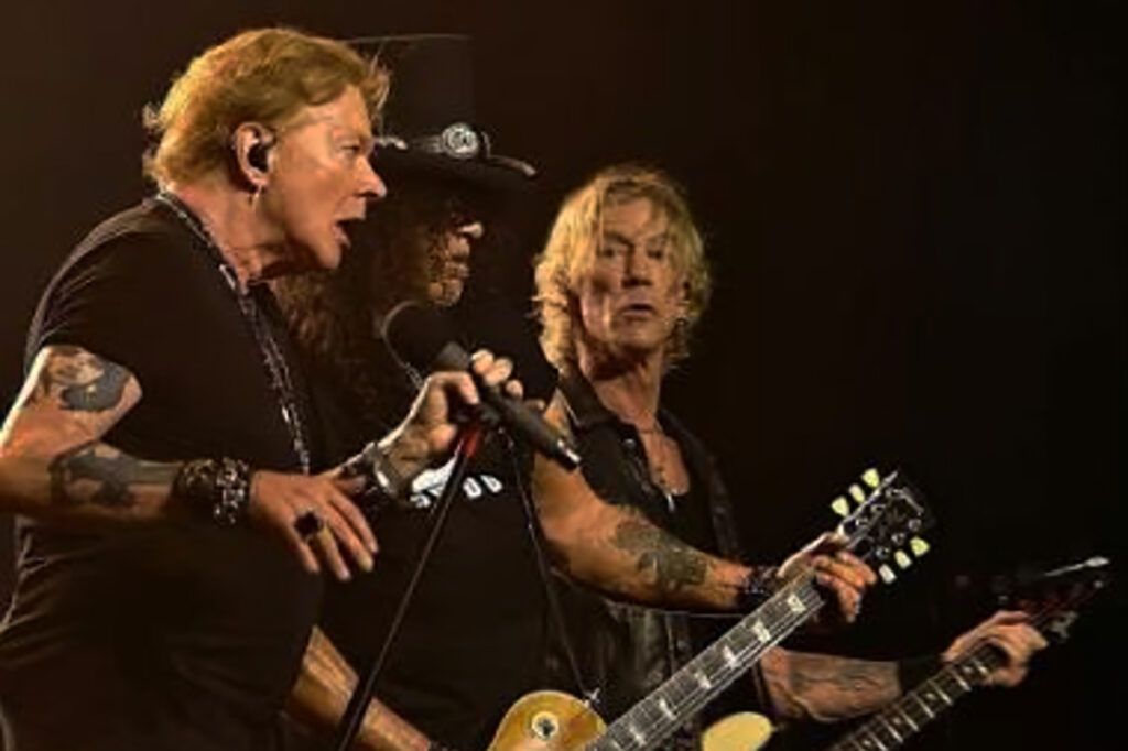 Guns N’ Roses intenta volver al centro de la escena con dos temas nuevos